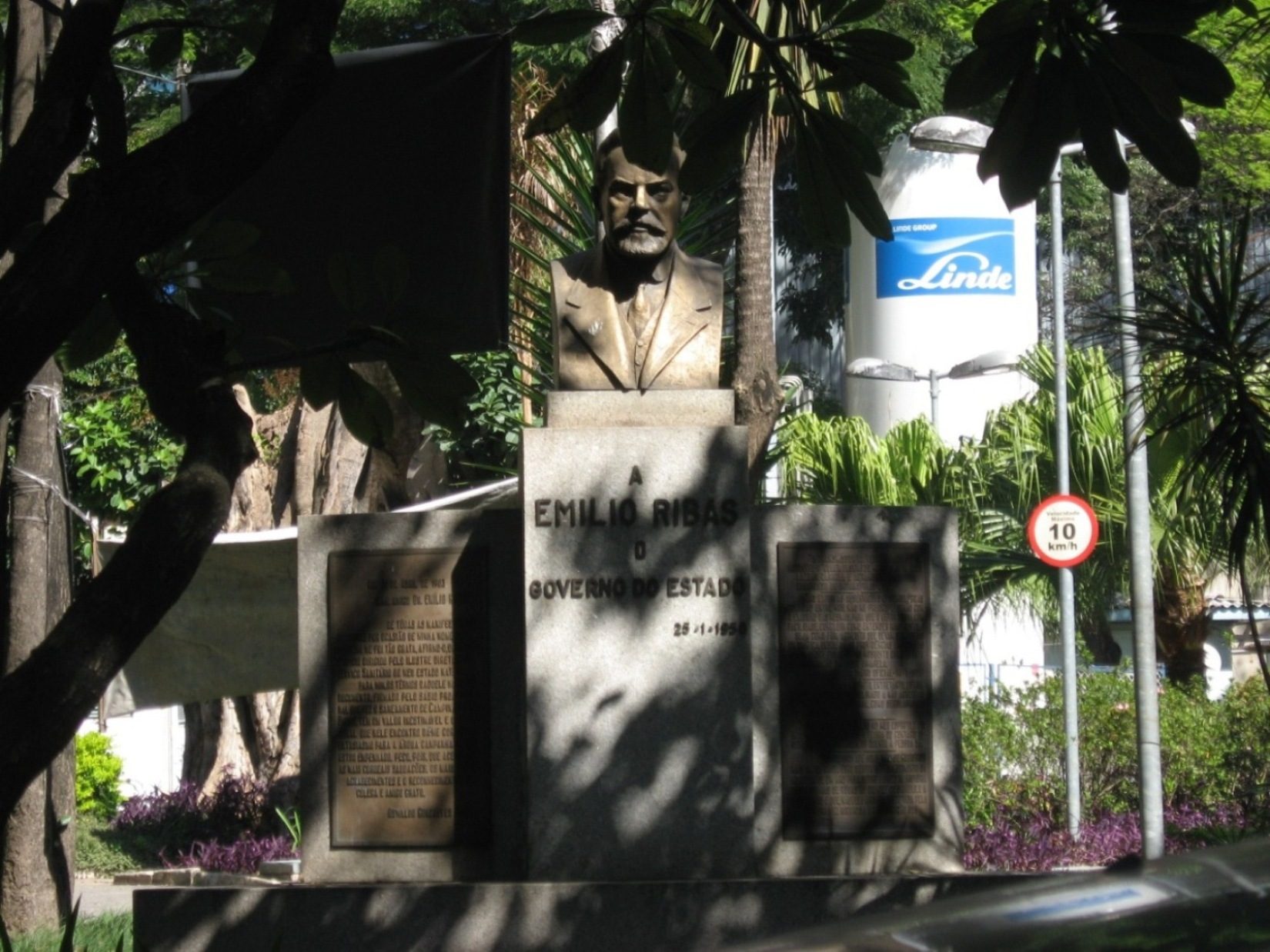 Emilio Ribas' bust (4).JPG